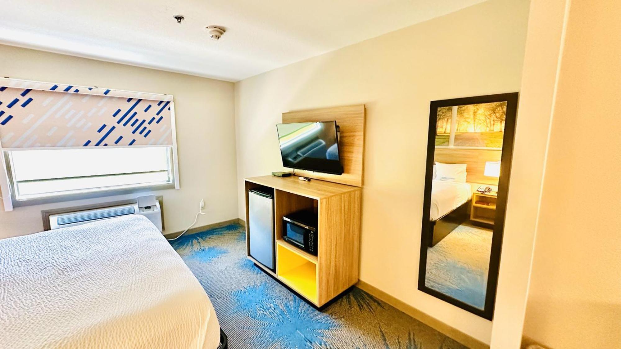 Days Inn & Suites By Wyndham Wynne Екстериор снимка
